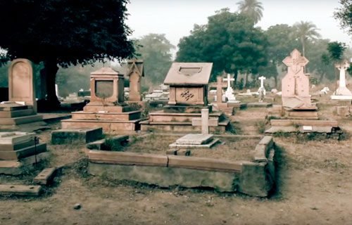 Lothian Cemetery Story in Hindi.