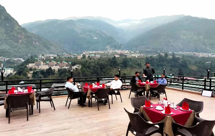 मनाली में सबसे अच्छे रेस्टोरेंट | Best Restaurants in Mall Road Manali in Hindi