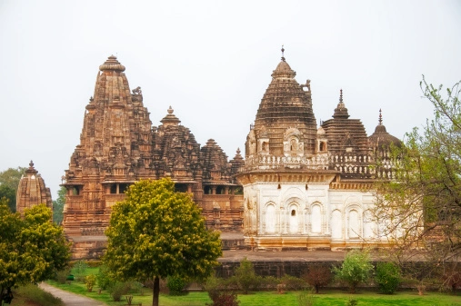 Khajuraho temple history in hindi