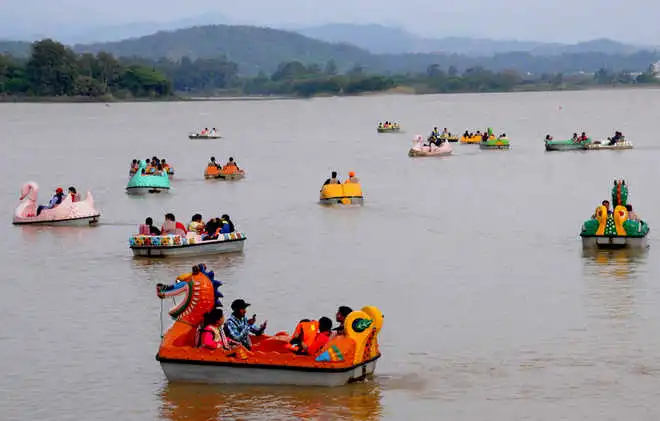 Sukhna Lake in Chandigarh - चंडीगढ़ में घूमने की जगह