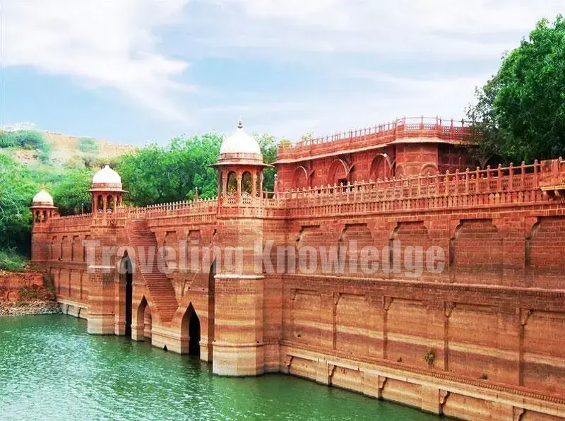 13. बाल समंद लेक पैलेस - Bal Samand Lake Palace - जोधपुर के प्रमुख रिसॉर्ट्स और होटल्स
