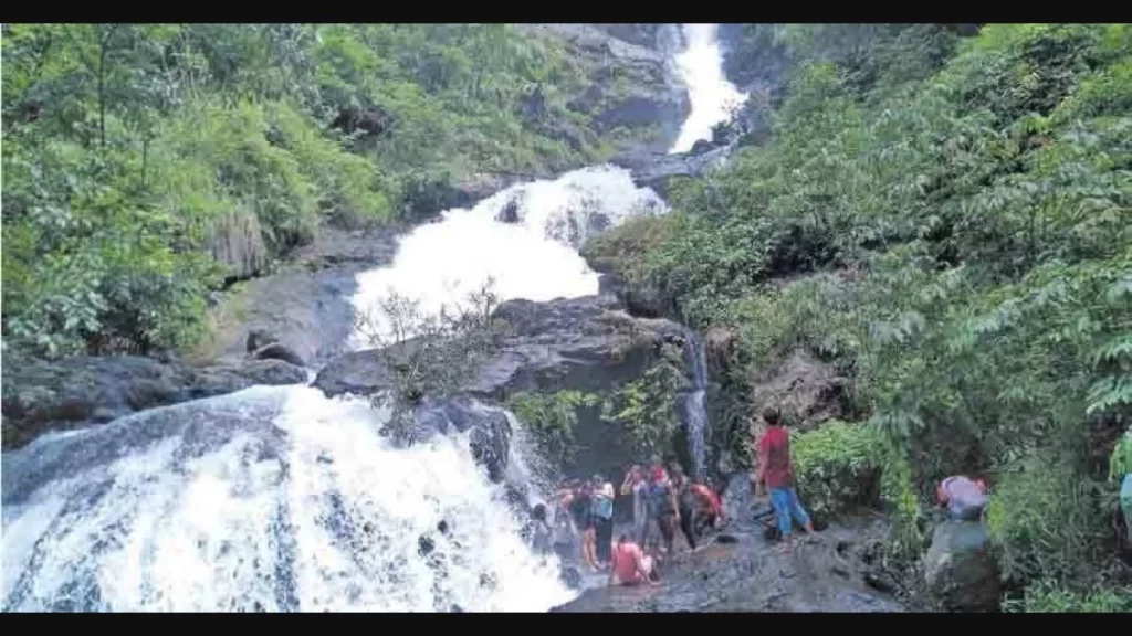  इरुप्पु जलप्रपात-Iruppu Falls