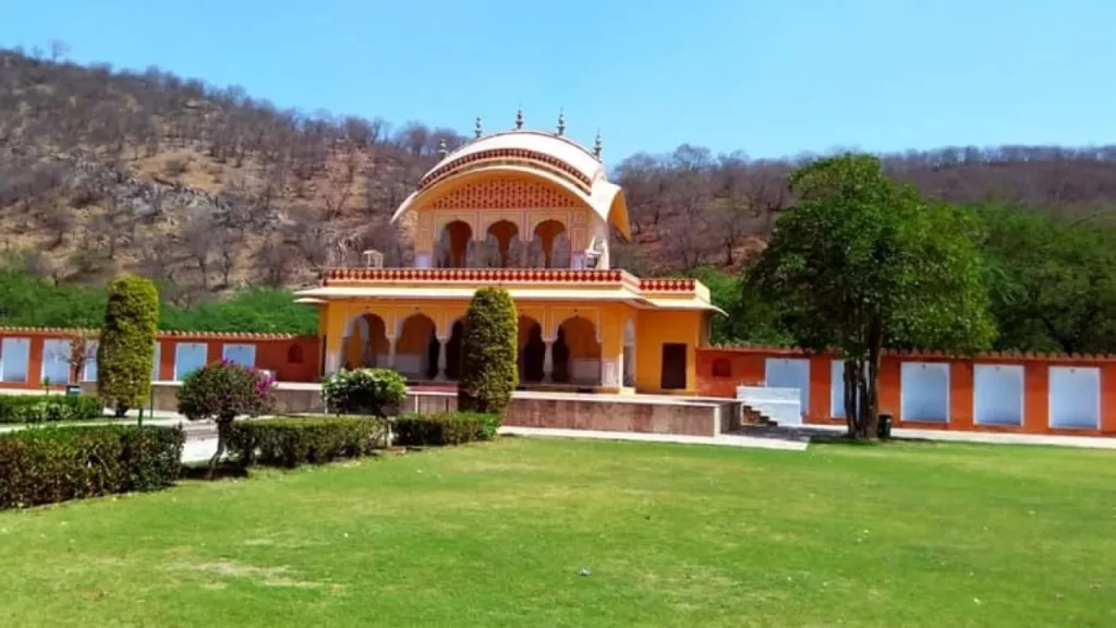 जयपुर के प्रसिद्ध पर्यटन स्थल | Famous Tourist Places in Jaipur in Hindi