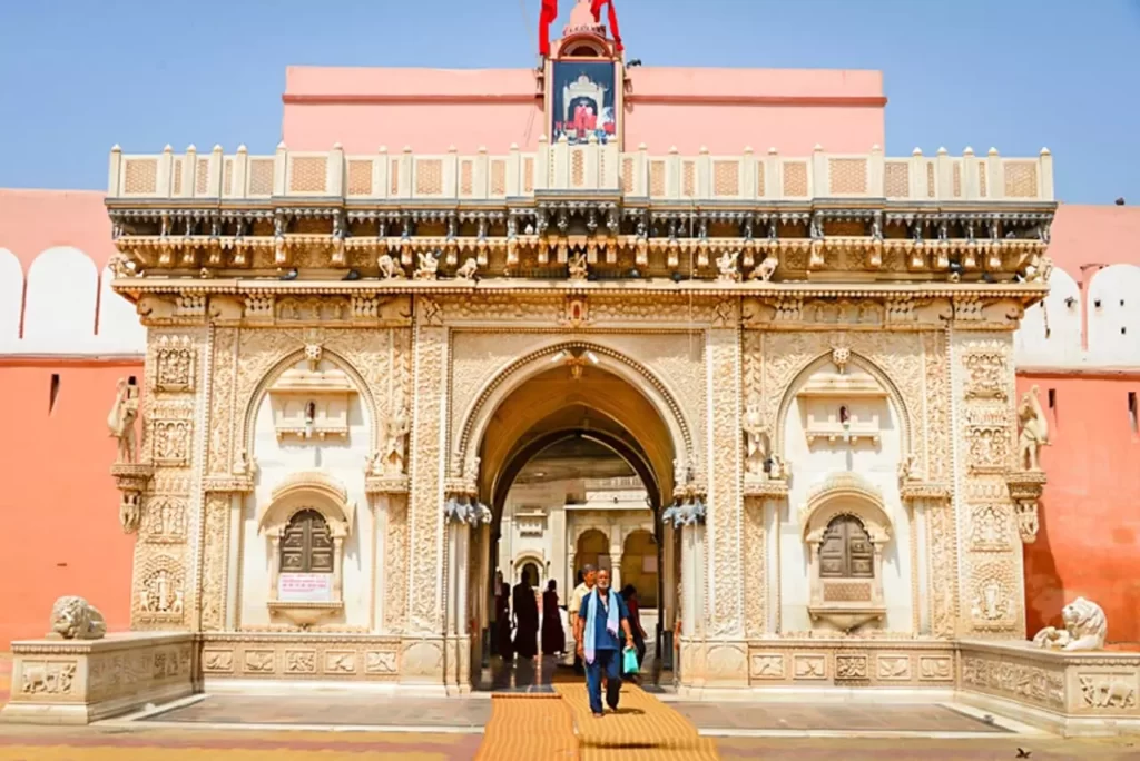  राजस्थान के प्रसिद्ध धार्मिक स्थल करणी माता मंदिर- Rajasthan Ke Prasidh Dharmik Sthal Karni Mata Temple in Hindi
