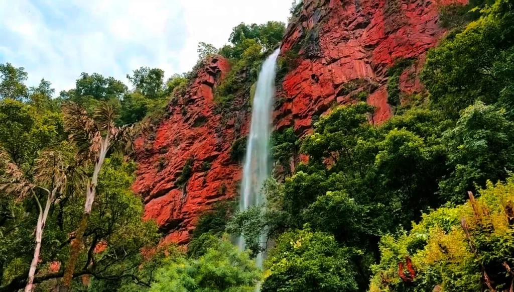 भारत में सबसे खूबसूरत झरने खंडधार जलप्रपात- Khandadhar Waterfall Most Beautiful Waterfalls in India in Hindi