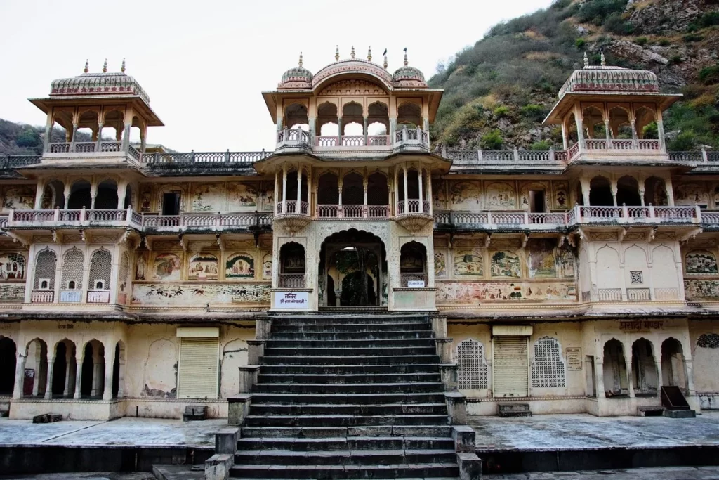 जयपुर के प्रसिद्ध पर्यटन स्थल | Famous Tourist Places in Jaipur in Hindi