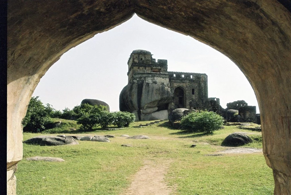 मदन महल किला, जबलपुर - Madan Mahal Fort, Jabalpur 