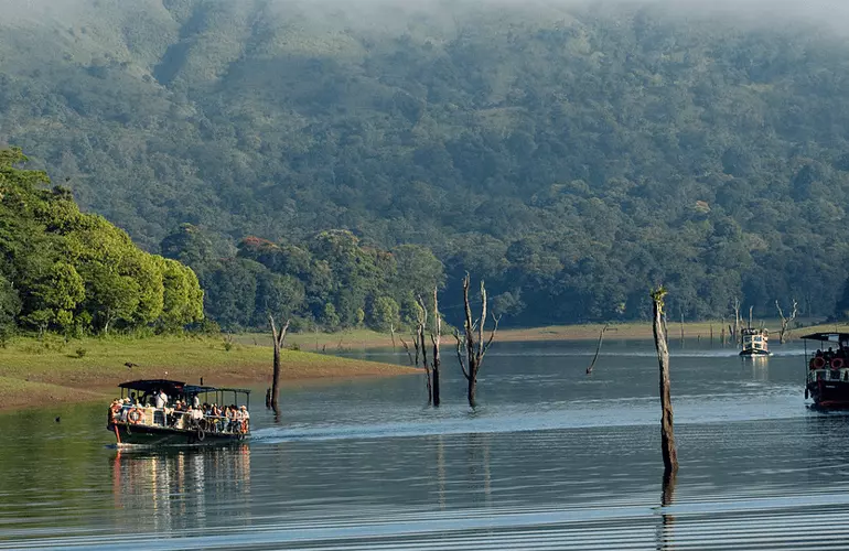 केरल के फेमस दर्शनीय स्थल पेरियार झील - Kerala Ke Famous Darsaniya Sthal Periyar Lake in Hindi