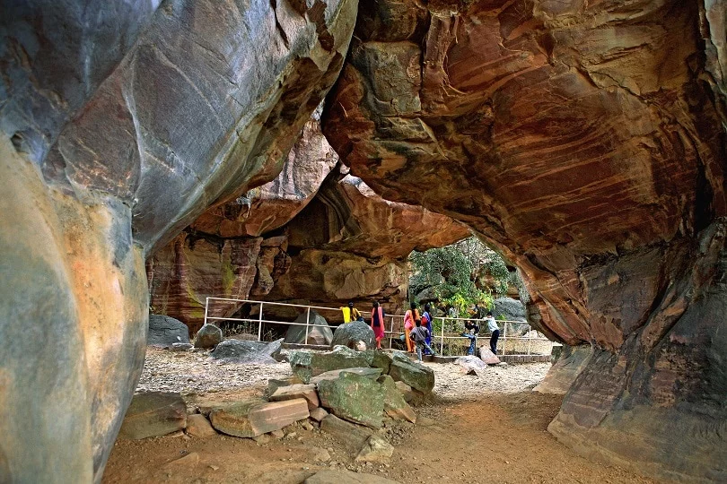 भोपाल के दर्शनीय स्थल भीमबेटका गुफाएं- Bhopal ke Darshaniya Sthal Bhimbetka Caves in Hindi