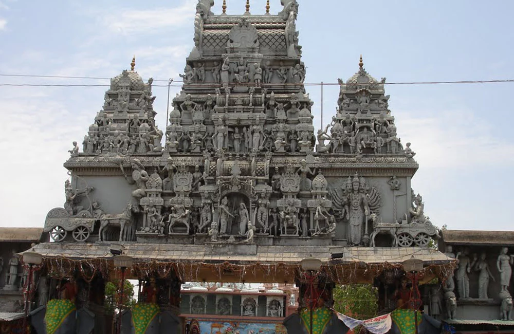 इंदौर में घूमने की जगह बिजासेन टेकरी मंदिर - Bijasen Tekri Temple in Hindi