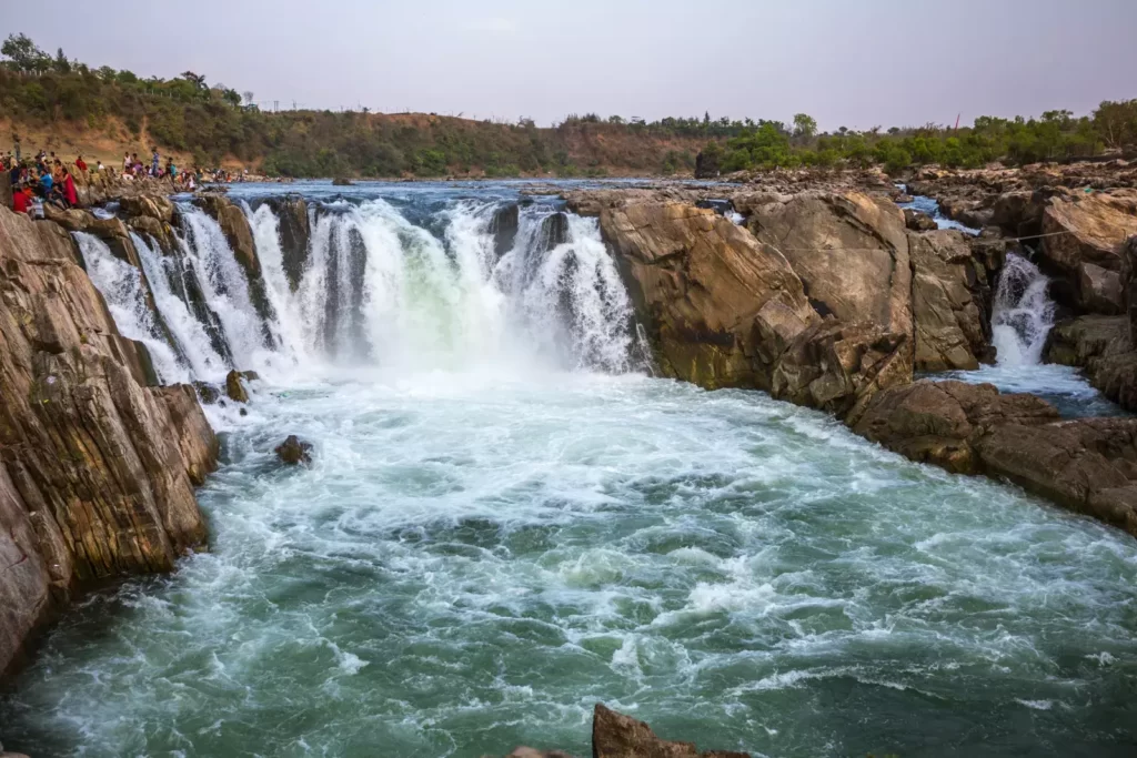 जबलपुर में घूमने की जगह धुंधार फॉल्स- Jabalpur Me Ghumne Ki Jagah Dhuandhar Falls in Hindi