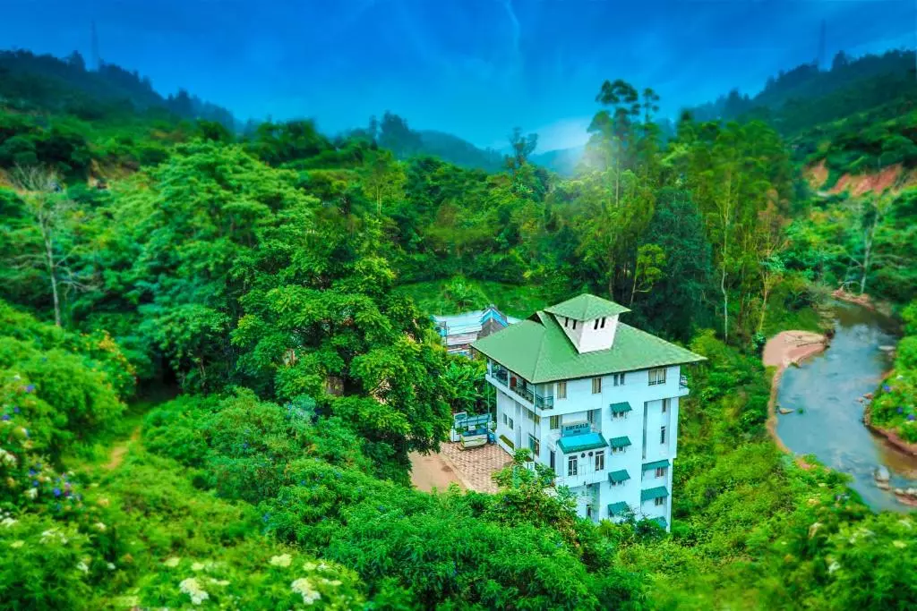 होटल एमराल्ड इन - Hotel Emerald Inn in Munnar in Hindi