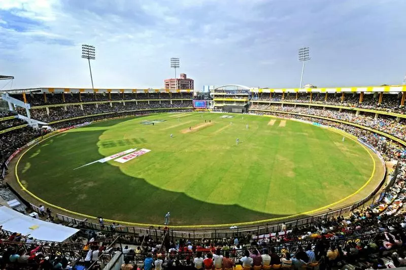 इंदौर में घूमने की जगह होल्कर स्टेडियम - Indore Me Ghumne Ki Jagah Holkar stadium in Hindi