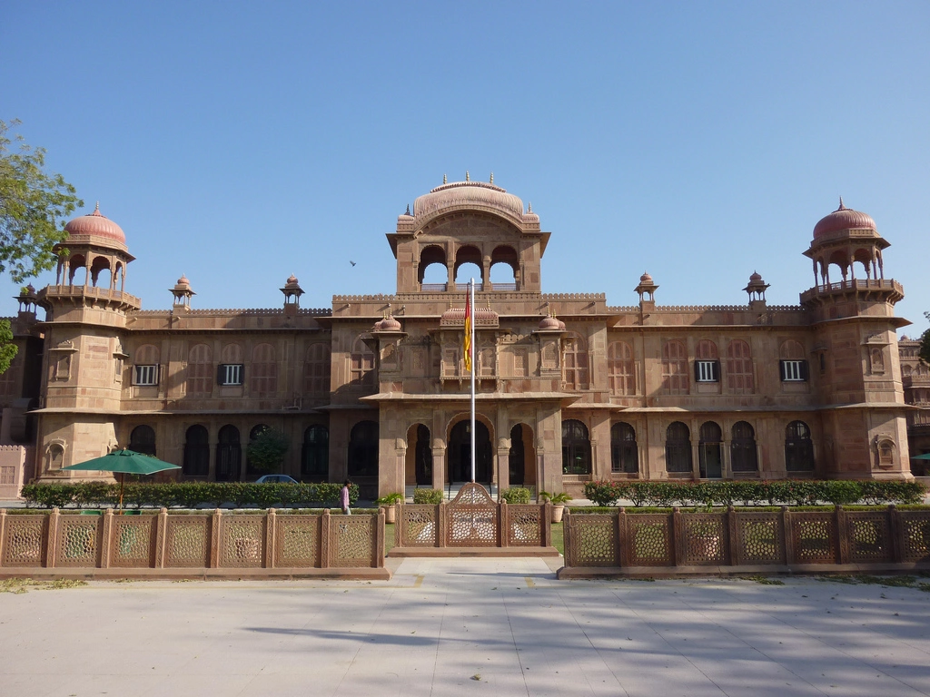 इंदौर घूमने लायक जगह लालबाग पैलेस - Indore Ghumne Layak Jagah Lalbagh Palace  in Hindi
