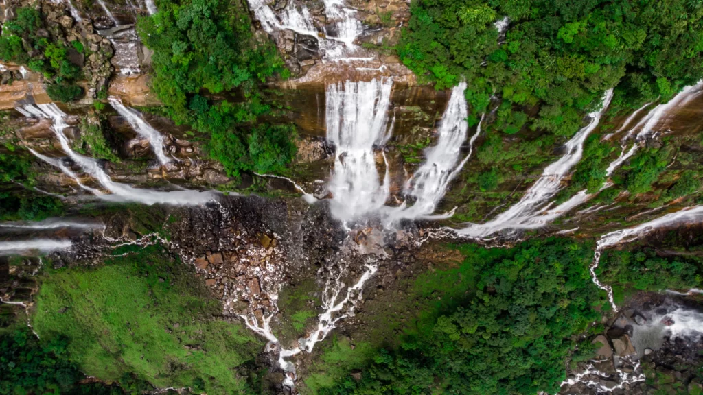 नोहसिंगिथियांग फॉल्स-Nohsngithiang Falls