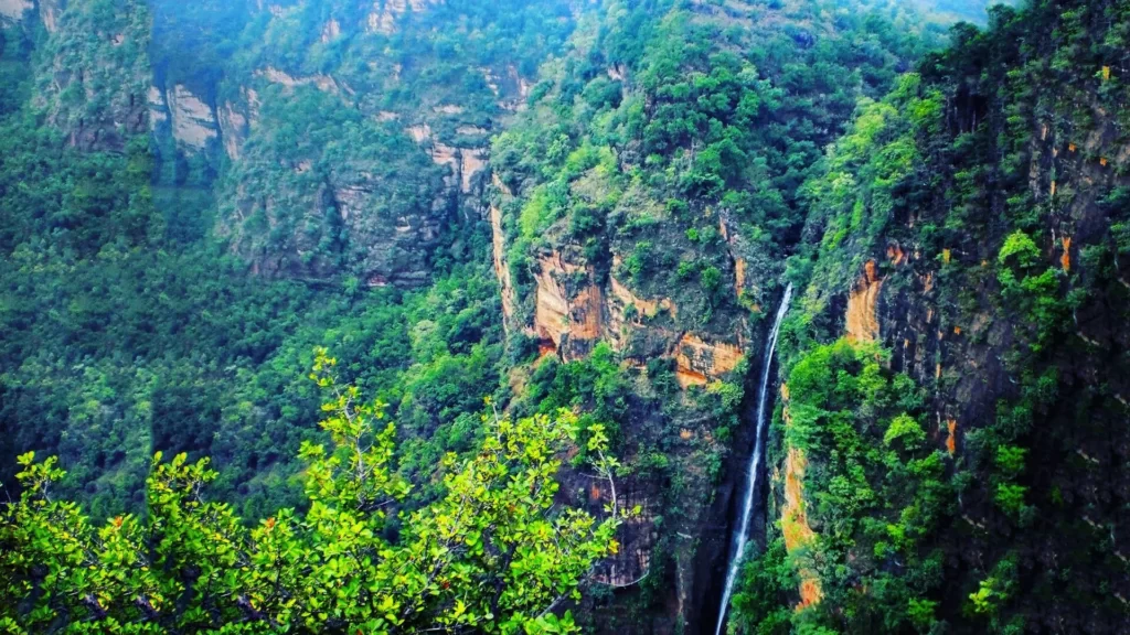 जबलपुर के पास दर्शनीय स्थल पचमढ़ी- Jabalpur ke Pass darshniya sthal Pachmarhi in Hindi