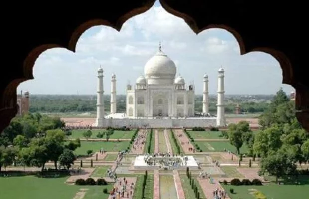 ताजमहल का समय और प्रवेश शुल्क - Taj Mahal Timings And Entry Fee