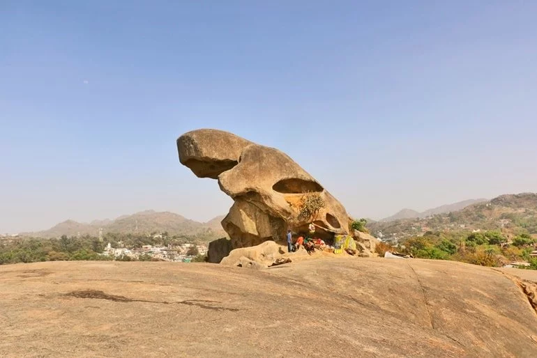  टोड रॉक, माउंट आबू - Toad Rock mount Abu in Hindi