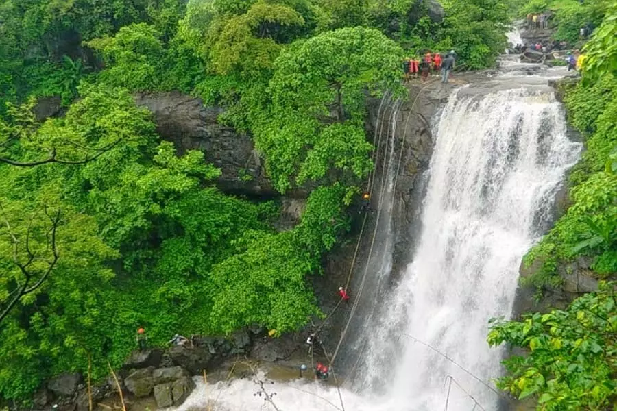 भिवपुरी झरने-Bhivpuri Waterfalls-मुंबई के पास सर्वश्रेष्ठ झरने