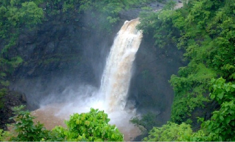 डबडाबा जलप्रपात-Dabdaba Falls