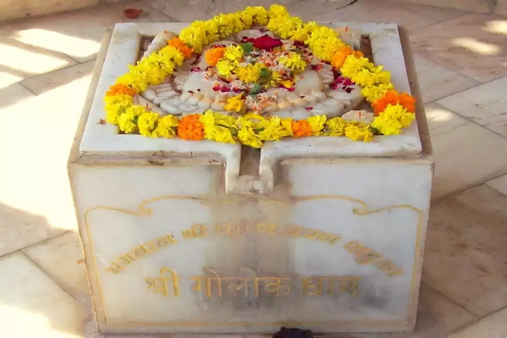 सोमनाथ के मंदिर देहोत्सर्ग तीर्थ - सोमनाथ में घूमने की जगह
