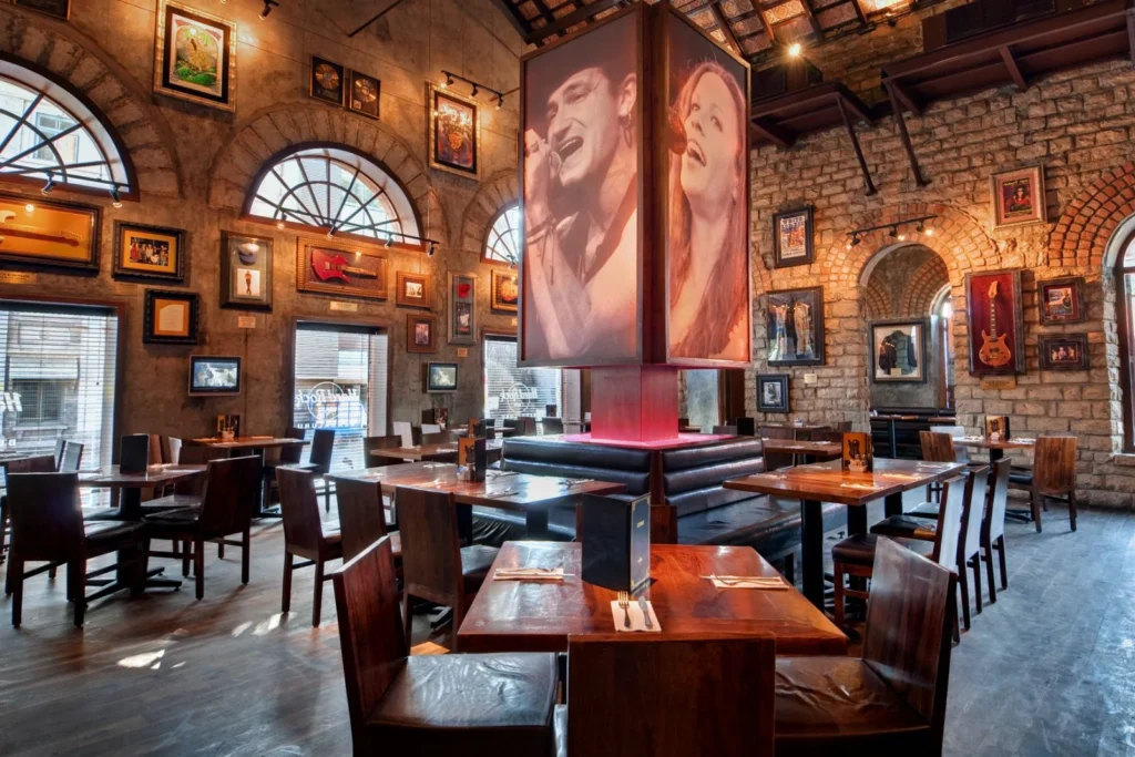 हार्ड रॉक कैफे-Hard Rock Cafe पुणे में करने के लिए रोमांचक चीजें