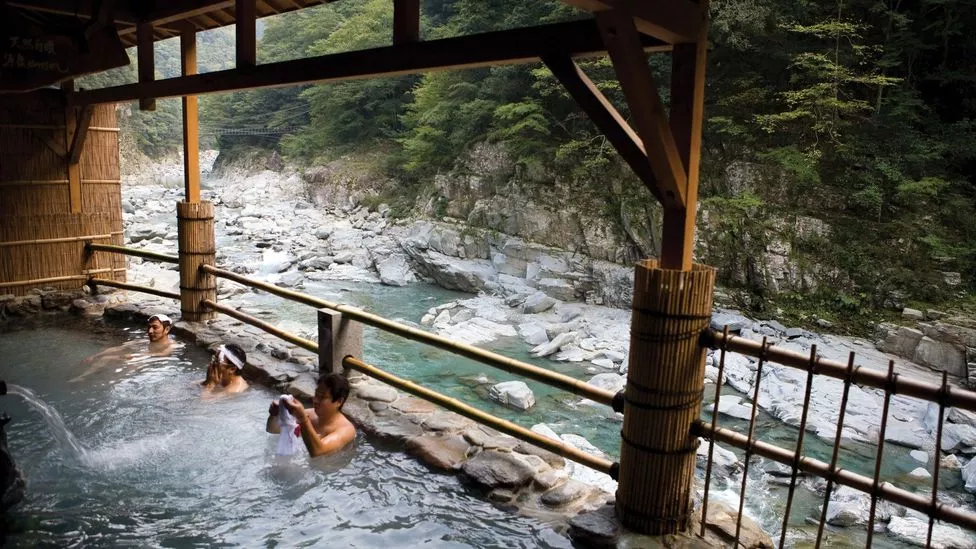 जापानी ऑनसेन बाथ- Japanese Onsen Bath