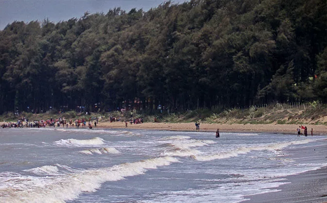  सतपति समुद्र तट-Satpati Beach