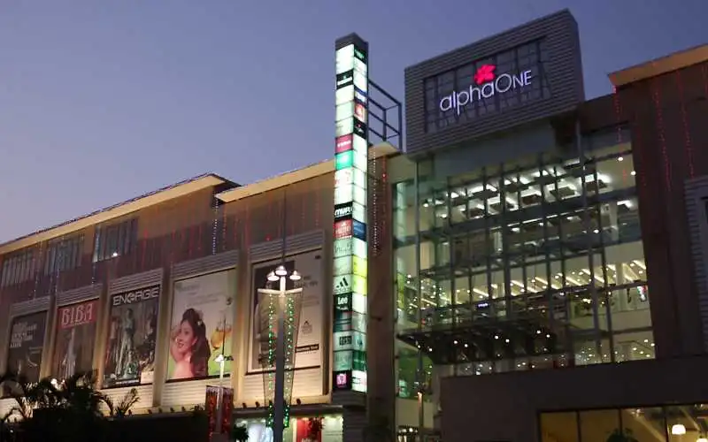 अहमदाबाद वन मॉल-Ahmedabad One Mall