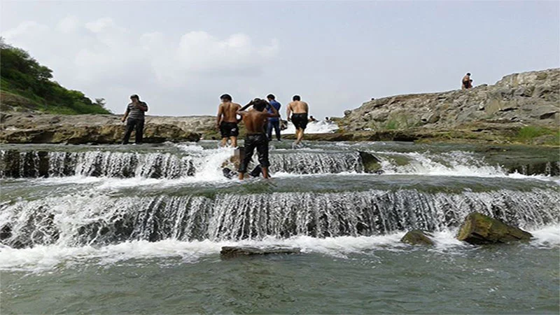 ज़ांज़ारी जलप्रपात-Zanzari Waterfall