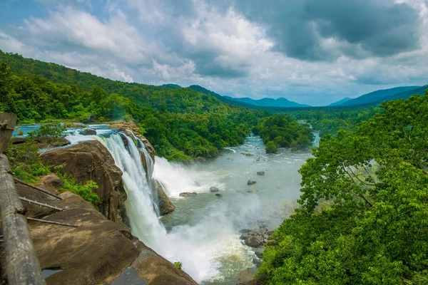 केरल में घूमने की जगह - Athirappilly hill station in Kerala in Hindi