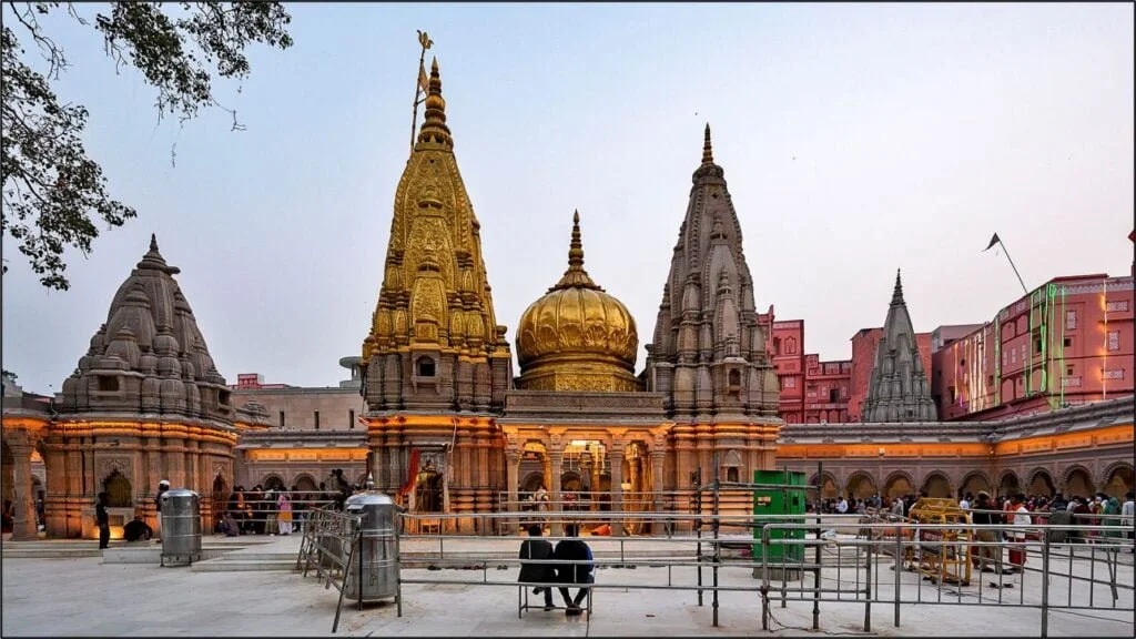 काशी विश्वनाथ धाम (Kashi Vishwanath Temple)