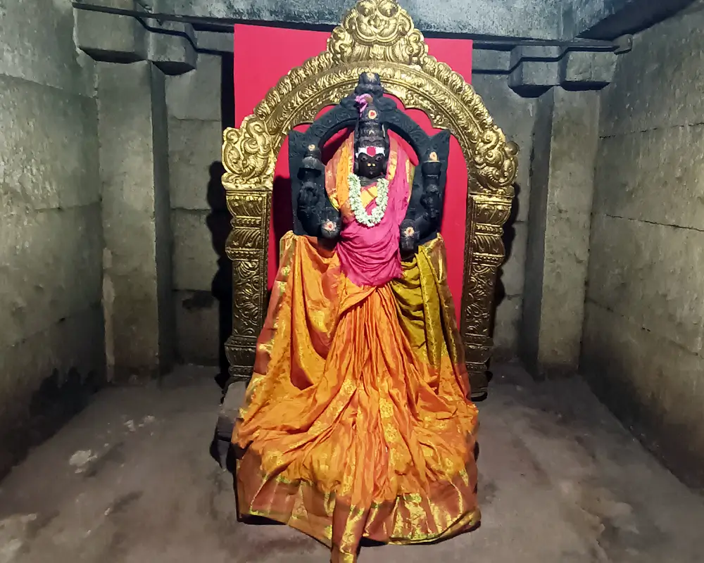 लेपाछी मन्दिर क्यों है ख़ास | Veerabhadra temple in lepakshi